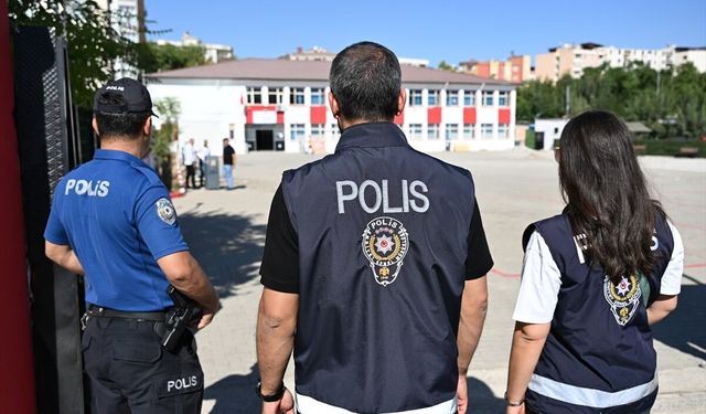 Siirt'te Okul Çevreleri ve Servisler Denetlendi