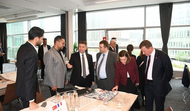 Gaziantepli halıcılar Paris'te Fransız ithalatçılarla görüştü