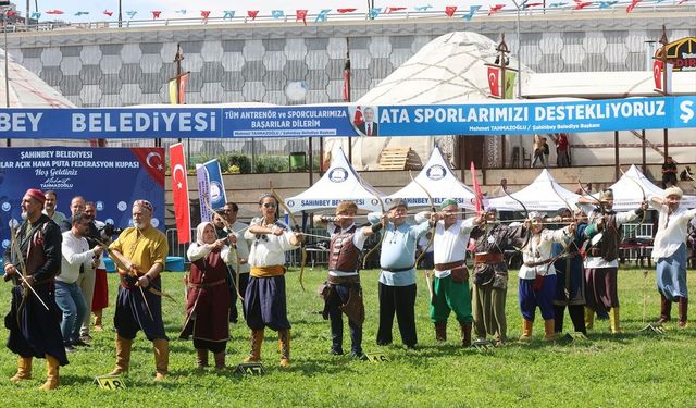 Gaziantep'te Aksaçlılar Okçuluk Kupası Düzenlendi