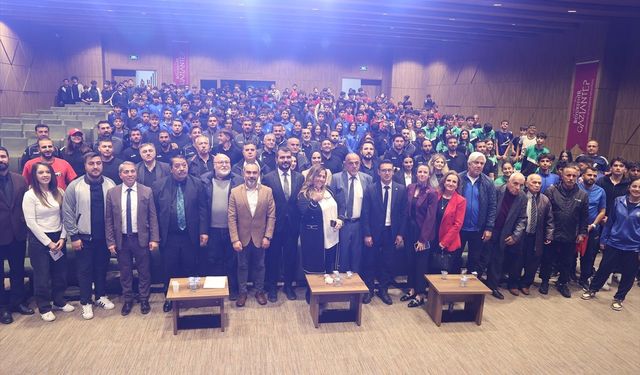 Gaziantep'te Sporda Çocuk Koruma Semineri Düzenlendi