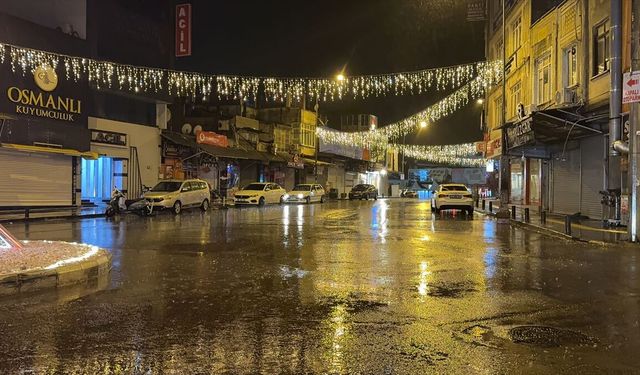 Kilis'te Sağanak Yağış Hayatı Olumsuz Etkiledi