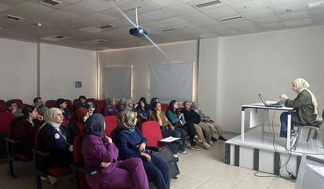 Kozluk Devlet Hastanesinde yenidoğan canlandırma eğitimi verildi