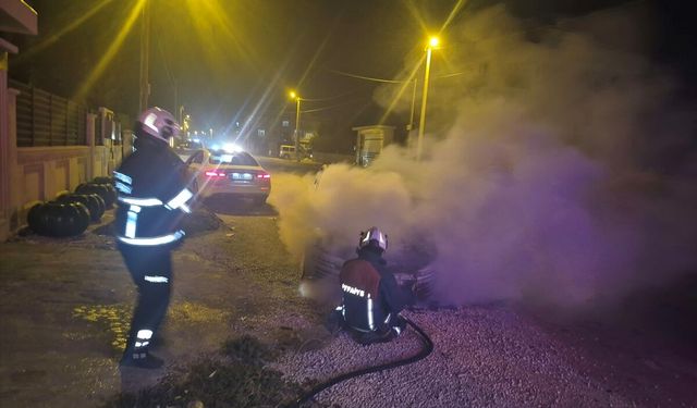 Kızıltepe'de Park Halindeki Otomobilde Yangın Çıktı