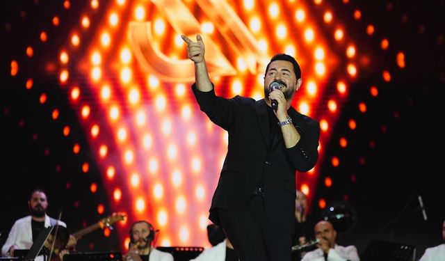 Serkan Kaya, Mardin'de Kültür Yolu Festivali'nde konser verdi