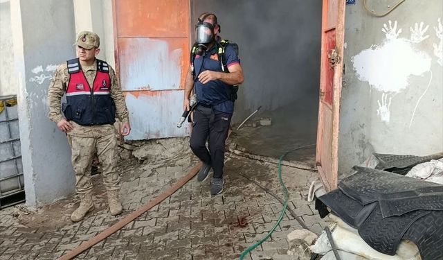 Siirt'in Kurtalan İlçesinde Odunluk Yangını Söndürüldü