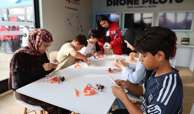 TEKNOFEST'te Gençler Kendi Dronlarını Yapıyor