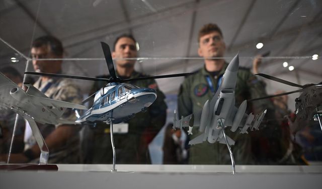 Türk Yıldızları pilotlarından gençlere havacılık çağrısı