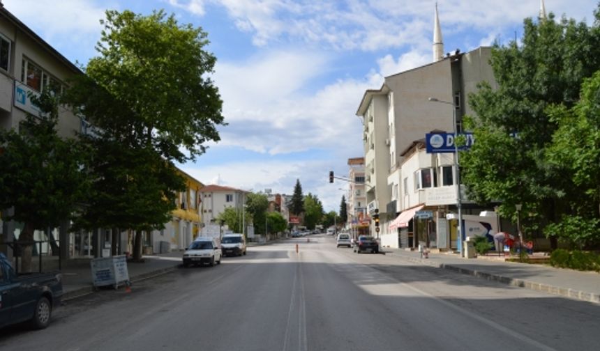 Besni'de Cadde ve Sokaklar Boş Kaldı