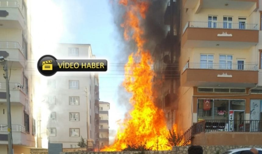 Besni'de Çıkan Yangın Mahalle Sakinlerine Korku Dolu Anlar Yaşattı