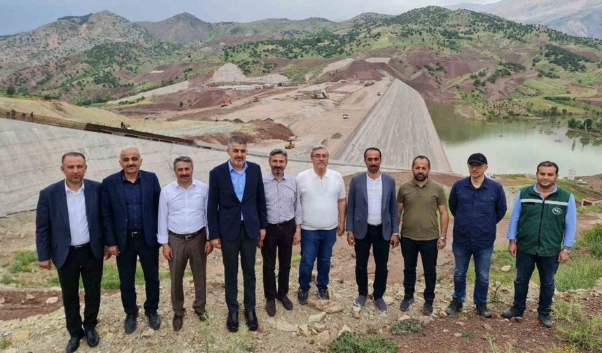 AK Parti heyeti baraj inşaatlarını inceledi