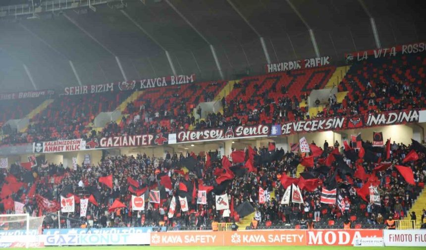 Beşiktaş, gerekli sürede TFF'ye bildirmediği için yarın oynanacak Gaziantep  FK maçına Cumhuriyet formasıyla çıkamayacak. : r/besiktas