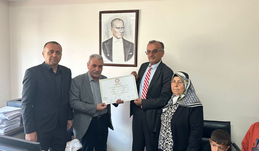 Çakırhöyük  Belediye Başkanı Miktat Çetin Mazbatasını aldı