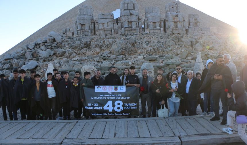 Nemrut Dağı’nı 9 günde 45 bin turist ziyaret etti