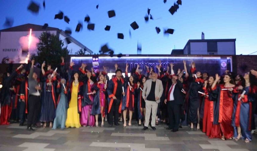 Diyarbakır Final Okulları mezunlarını törenle uğurladı