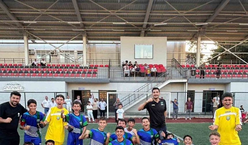 Şehitkamil U13 Futbol Takımı “namağlup şampiyon”