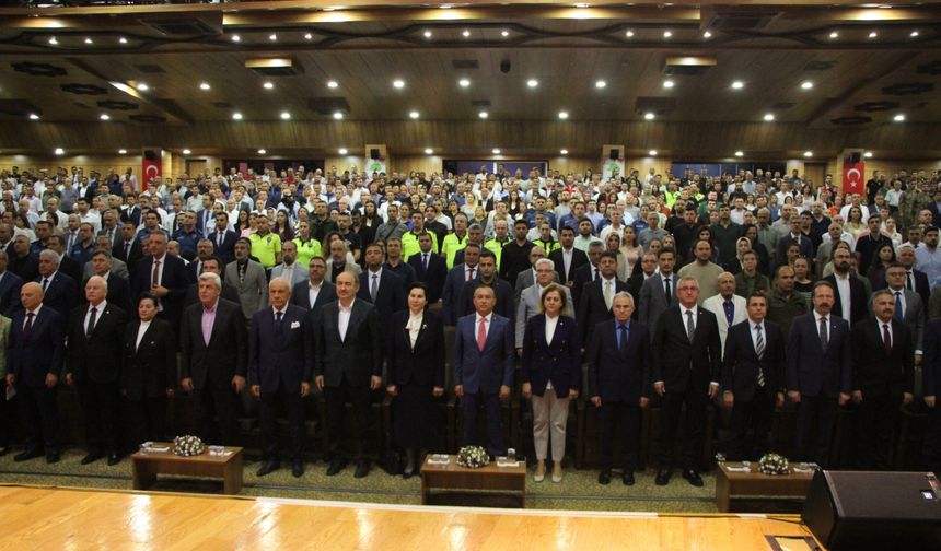 Gaziantep'te "Kamu Yönetiminde Etik ve Etik Davranış İlkeleri" konferansı düzenlendi