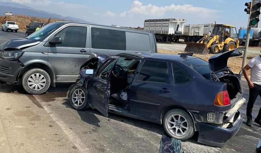 Zincirleme trafik kazasında 2 kişi yaralandı