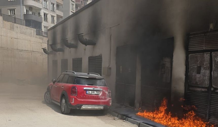 Hastanenin trafosunda çıkan yangın söndürüldü