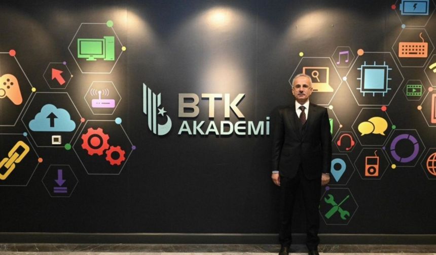 Yapay zeka eğitimleri artık cep telefonunda