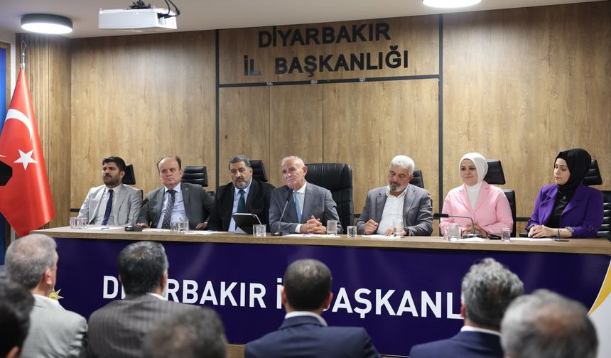 AK Parti Genel Başkan Yardımcısı Yılmaz, Diyarbakır'da konuştu