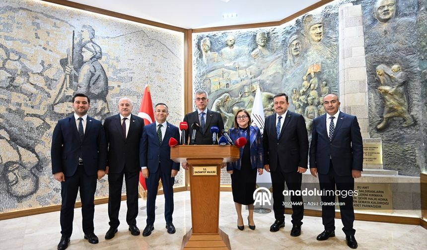 Sağlık Bakanı Memişoğlu, Gaziantep Valiliğini ziyaret etti