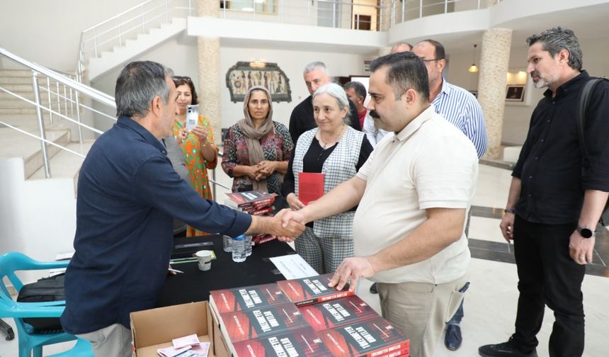 Viranşehir'de Yazar Lütfü Sevmezler için imza günü düzenlendi