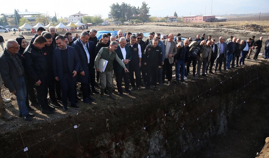 İçişleri Bakan Yardımcısı Karaloğlu, İslahiye'de fay hatları çalışmasını inceledi: