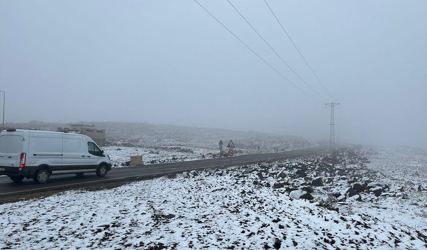 Kilis'in yüksek kesimlerinde kar etkili oldu