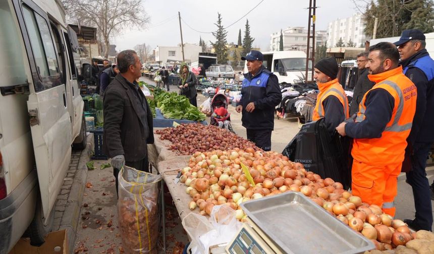 Adıyaman Belediyesi’nden pazar esnafına poşet uygulaması