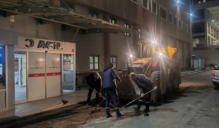 Acil servis araçlarının kullandığı yol yenileniyor