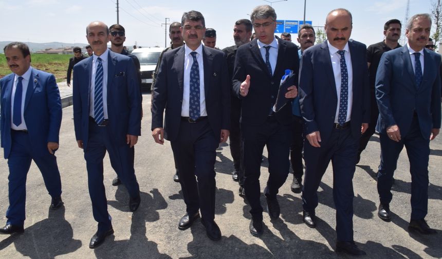 Batman Valisi Canalp, OSB-Beşiri yolunda inceleme yaptı