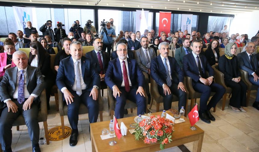 Çalışma ve Sosyal Güvenlik Bakanı Işıkhan, Kilis'te konuştu