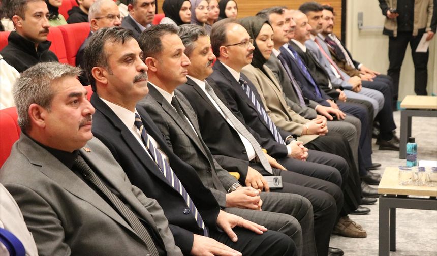 Siirt'te Turizm Haftası kapsamında panel düzenlendi