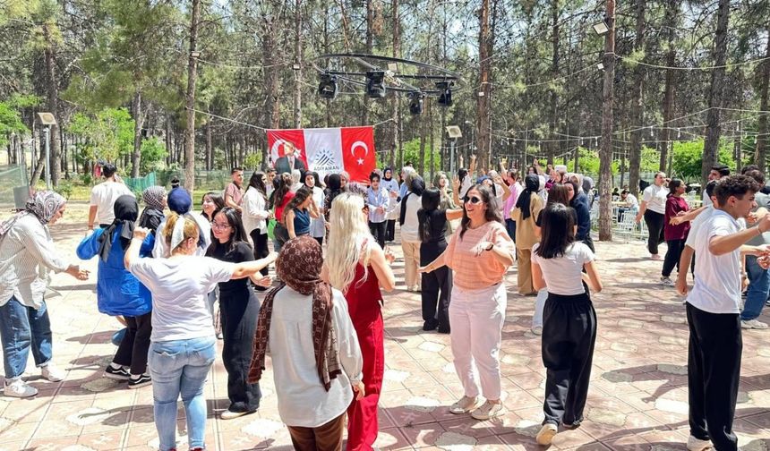 Adıyaman Belediyesi’den YKS adaylarına moral pikniği