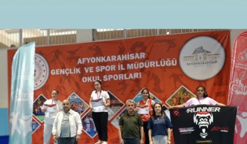 Besnili sporculardan Muaythai Şampiyonasında 2 madalya