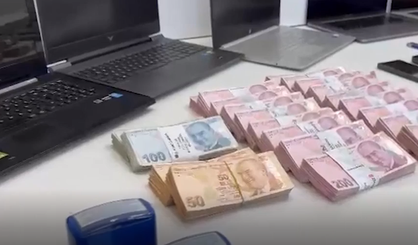 İBB'ye yönelik yolsuzluk soruşturmasında 20 şüpheli adliyede