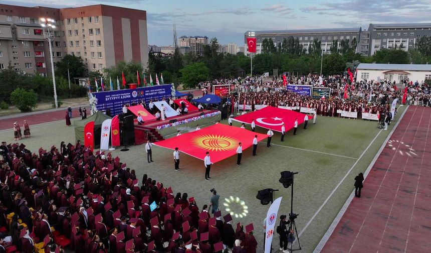 Manas Üniversitesi 1072 öğrenci mezun etti