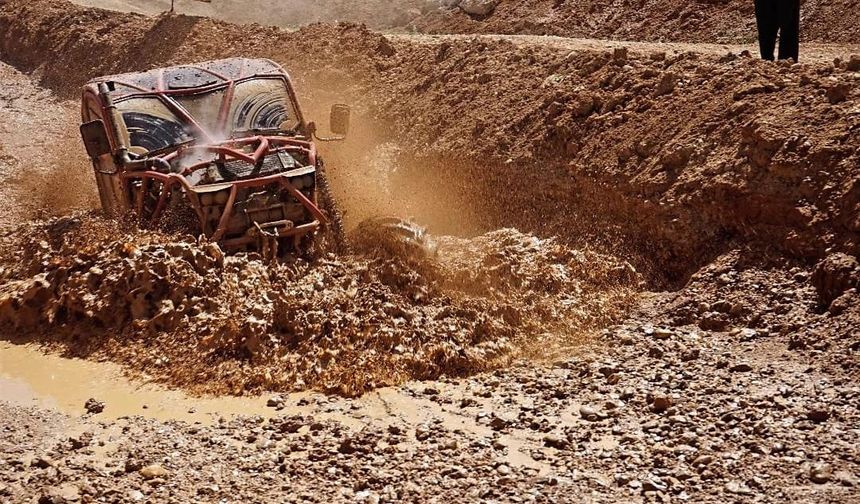 Off-road tutkunları ‘Deprem Şehitleri İçin Buluştu’