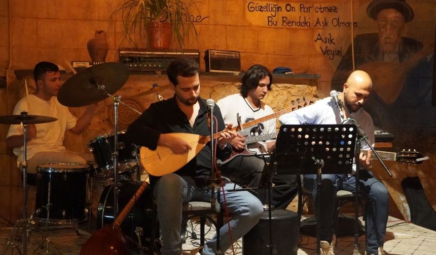 Adıyaman’da müzikal bir yenilik: Antique Band ilk sahnesini aldı