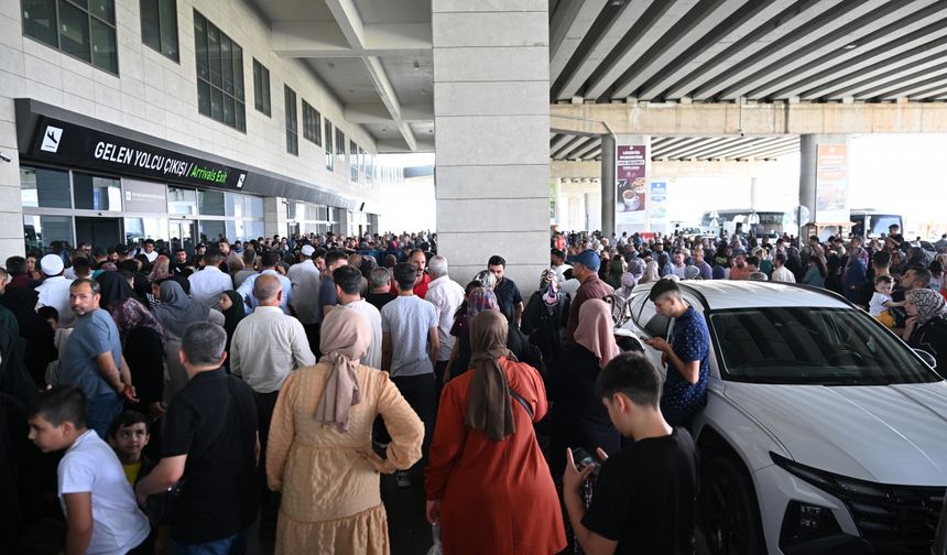 İlk hacı kafilesi Gaziantep'e geldi