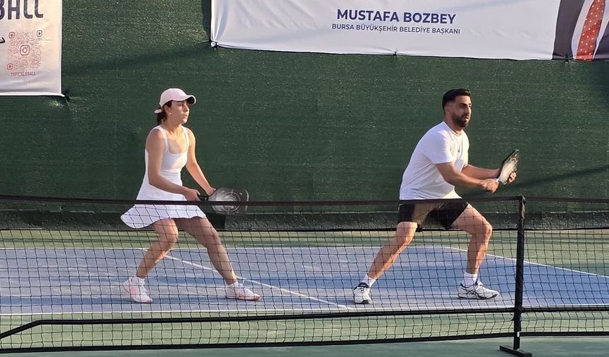 MAÜ öğrencisi Rümeysa altın madalya kazandı
