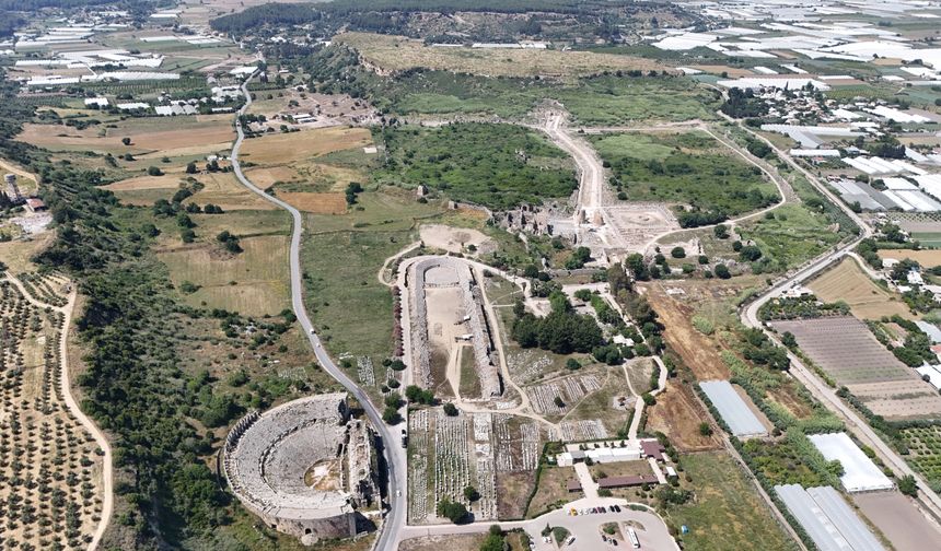 Şişecam, Perge Antik Kenti kazılarına sponsor oldu