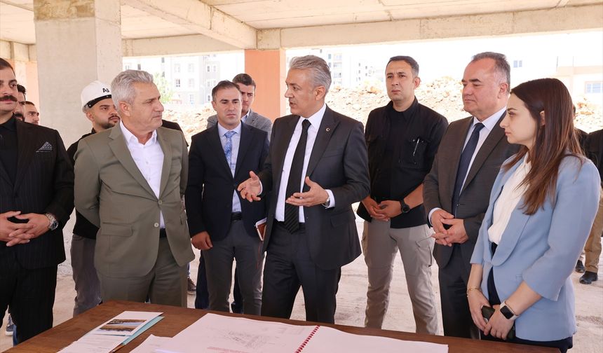 Vali Akkoyun, Çocuk Evleri Sitesi inşaatında incelemede bulundu