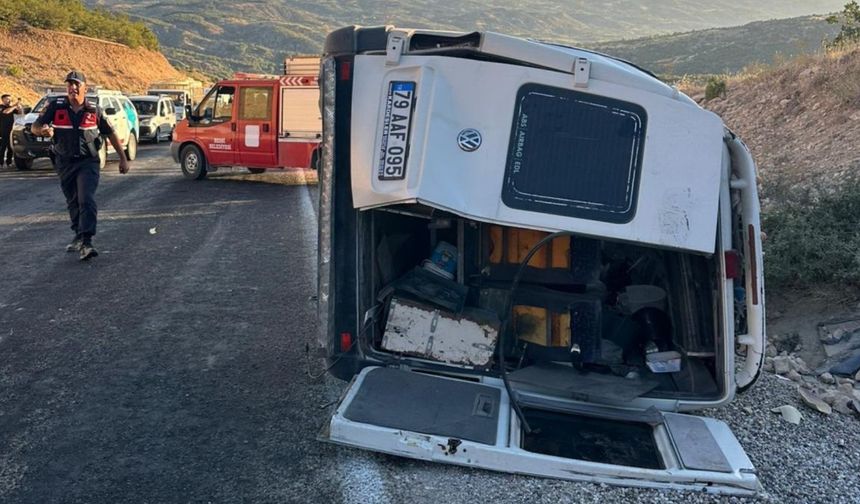 Adıyaman’da minibüs devrildi: 19 yaralı