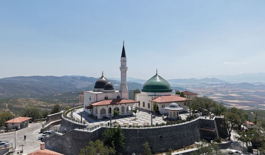 Depremde hasar gören Hz. Ukkaşe Türbesi açıldı
