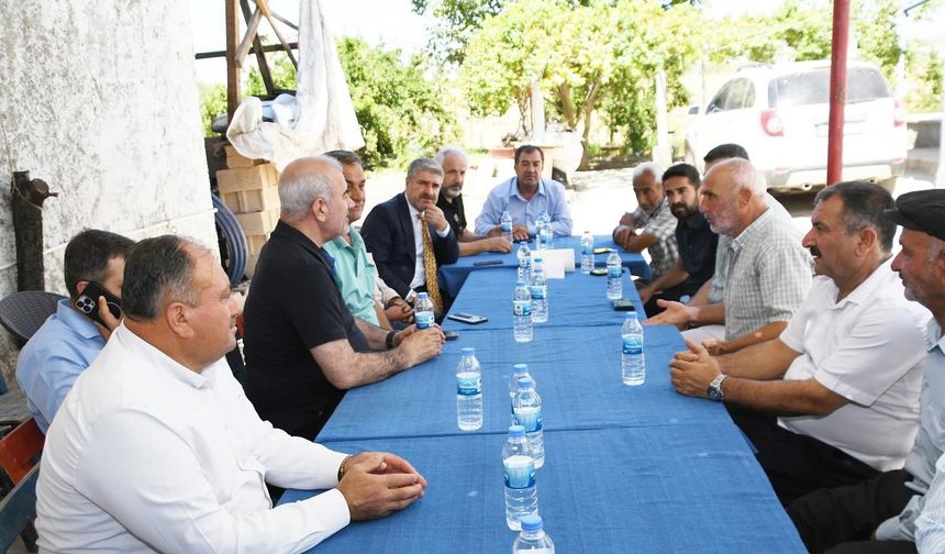 Özhan ve Beraberindeki Heyet Çakırhöyük'te Sorunları Dinledi