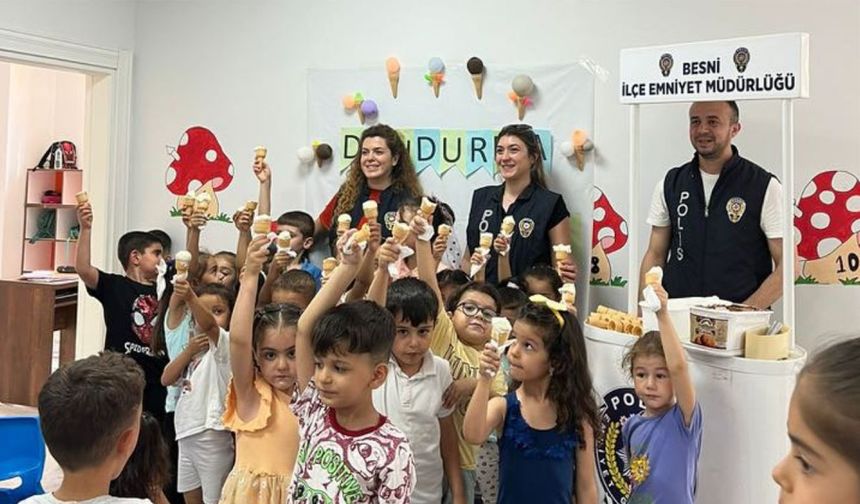 Zehra Öztürk Kur’an Kursunda Miniklere Trafik Dersi