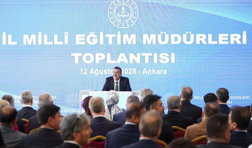 Okullarda forma zorunluluğu geri geliyor