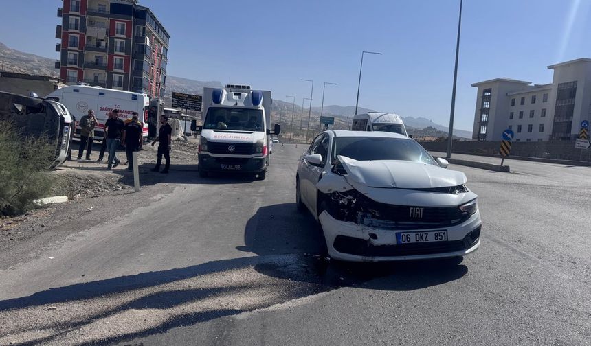 5 kişi trafik kazasında yaralandı