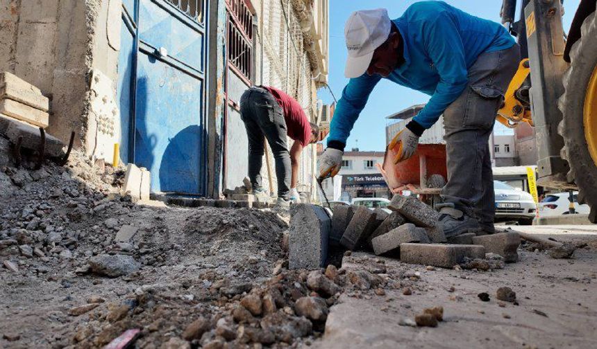 Adıyaman Belediyesi, saha çalışmalarına devam ediyor